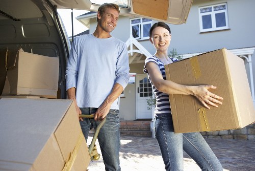 Moving truck for flats and commercial properties around Wandsworth